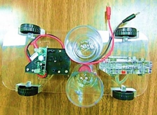 Top view of model fuel cell vehicle, original chassis design