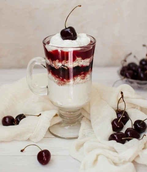 yogurt parfait with cherries