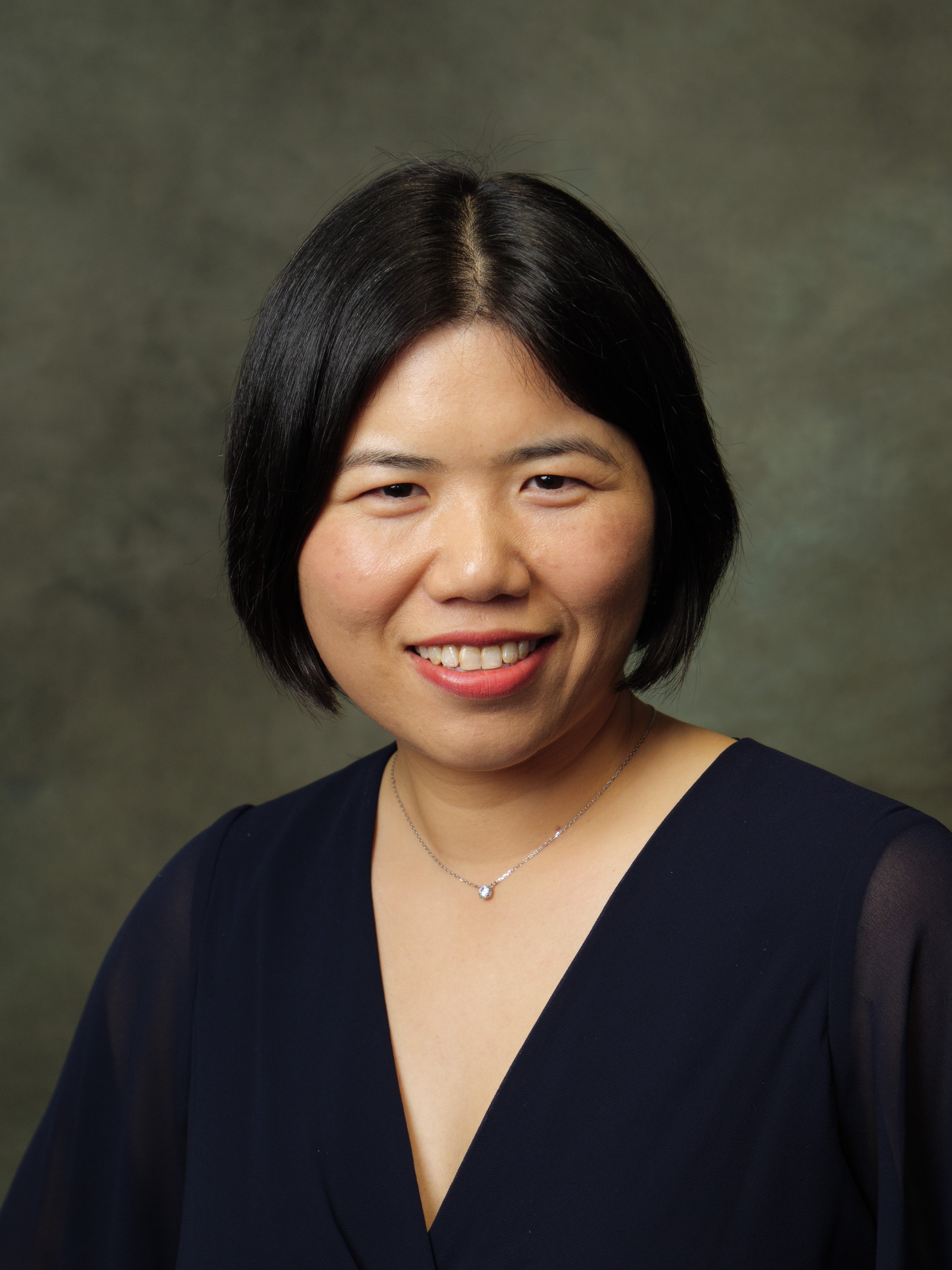 Head and shoulders photo of Baoling Chen (PhD 2015)