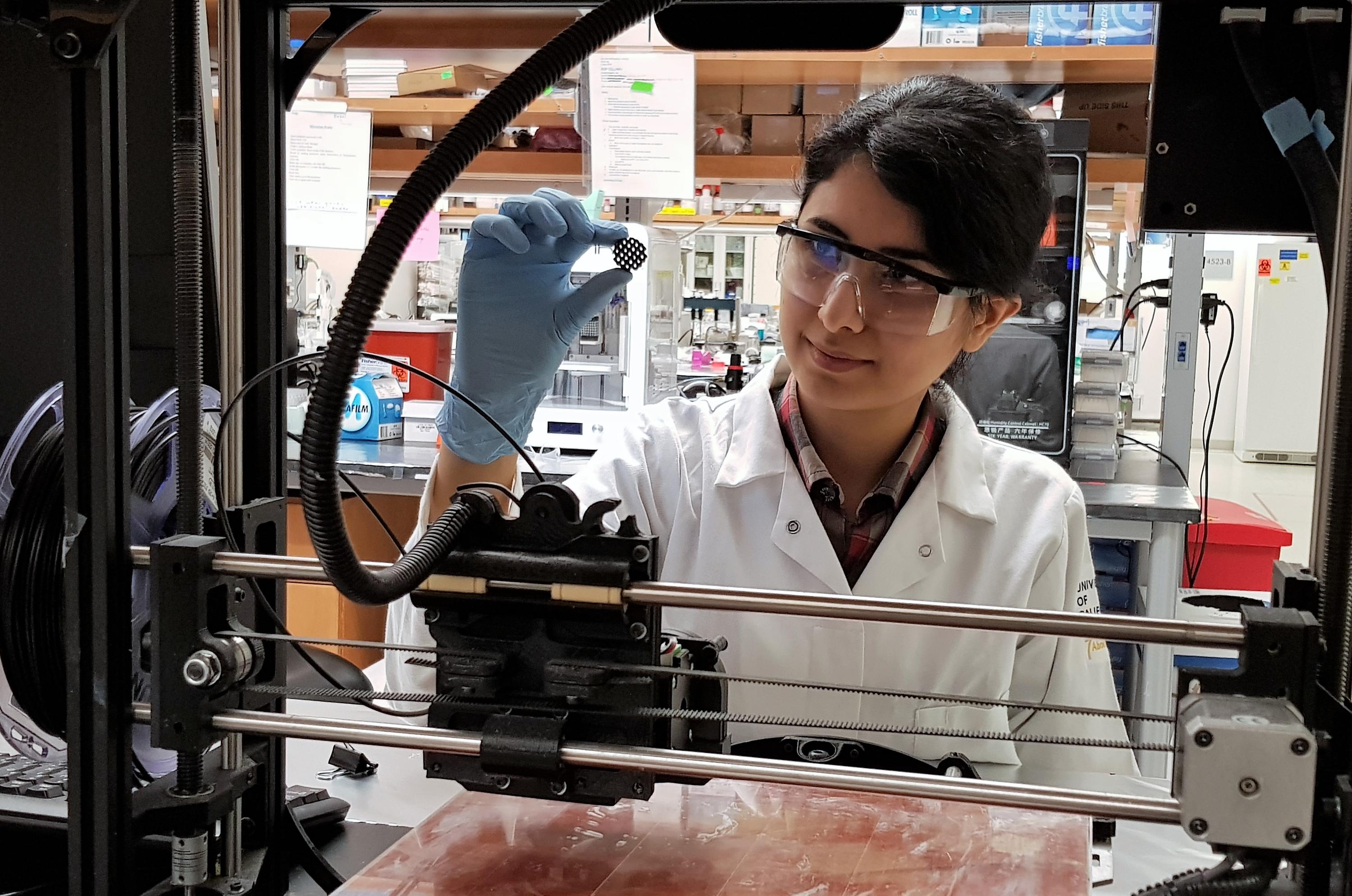 Elham Davoodi, a PhD student at Waterloo Engineering, led a project to create a new sensor material.