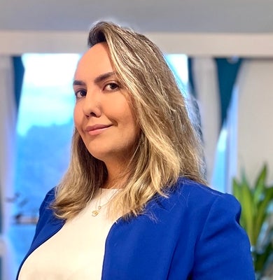 Mozhgan Nasr Azadani Headshot 