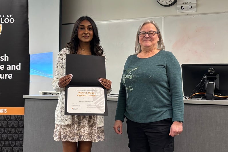 Dr. Dorothy Hadfield presents Bavithra Amuthalakan with the Walter R. Martin English 251 Award.