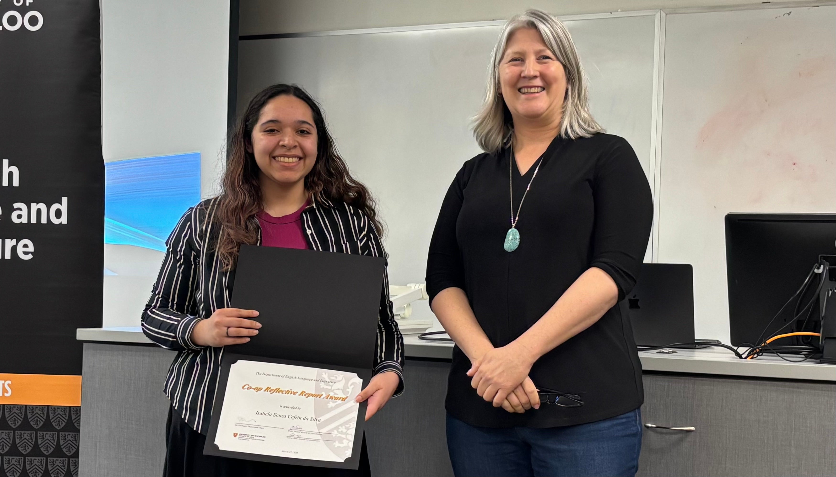 Dr. Heather Smyth presents Isabela Souza Cefrin da Silva with the Co-op Reflective Report Award.