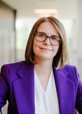 Headshot of Andrea Collins 