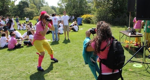 Orientation leaders taking photo's of each other