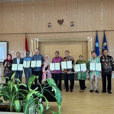 University of Waterloo’s Faculty of Environment and Diponegoro University partners after the MOU was signed. 