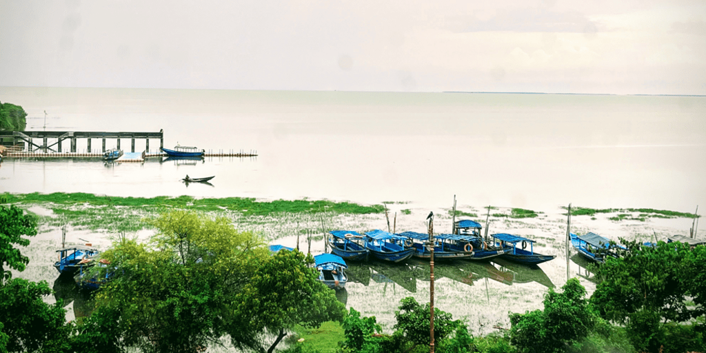 Coastline with small boats
