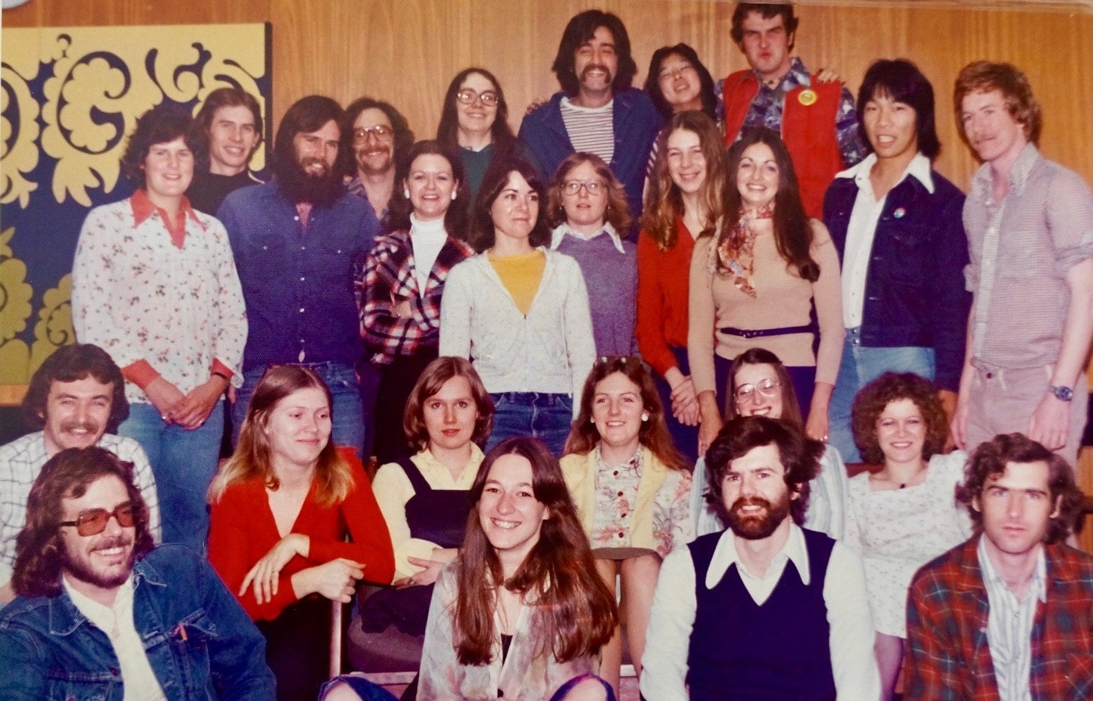 Group photos of university students in the 1970s
