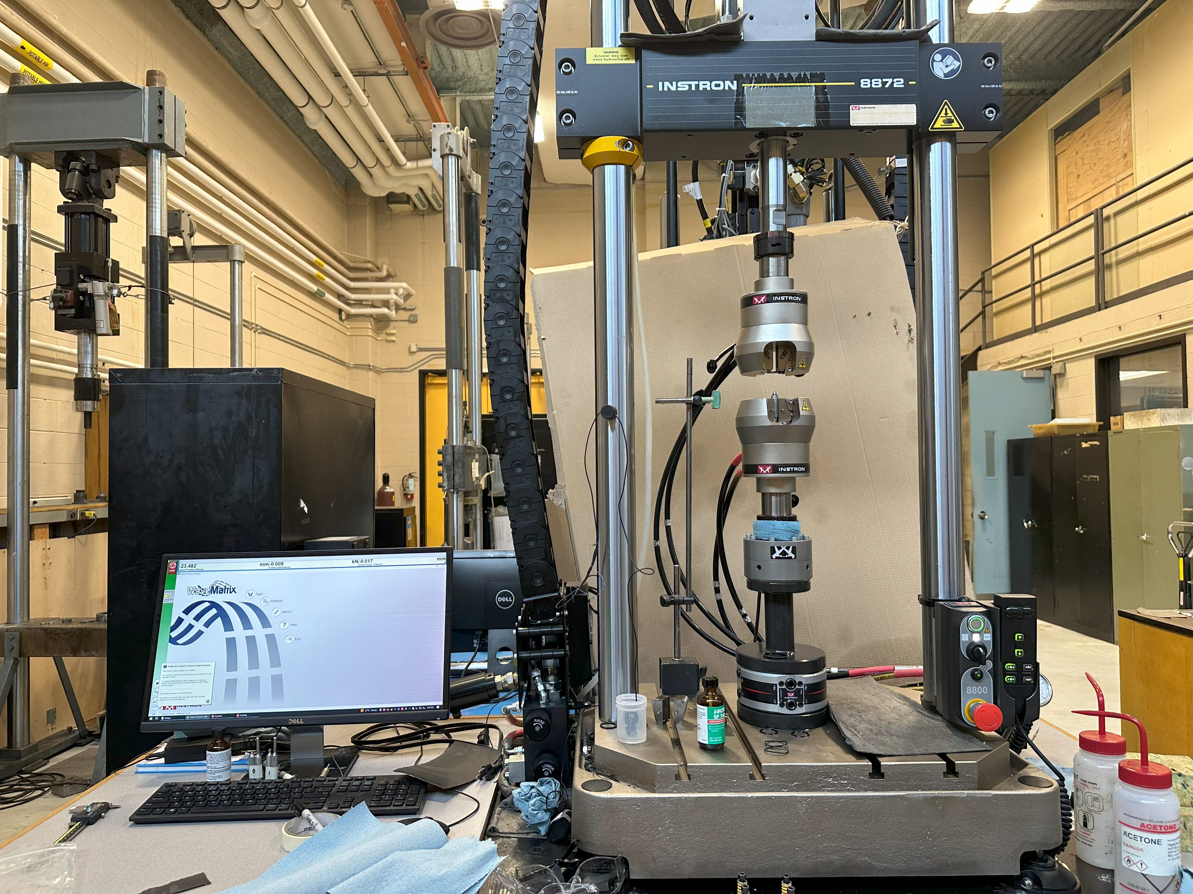 8872 Uniaxial Instron with attached PC