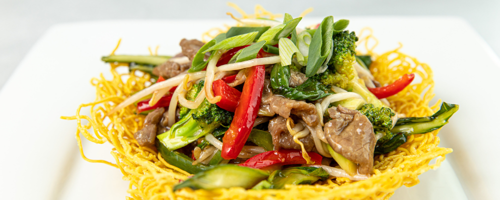 Crispy noodles with beef stir fry