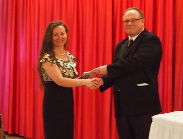 Dr. Maria Petrescu receiving the Prix Guy Poirier
