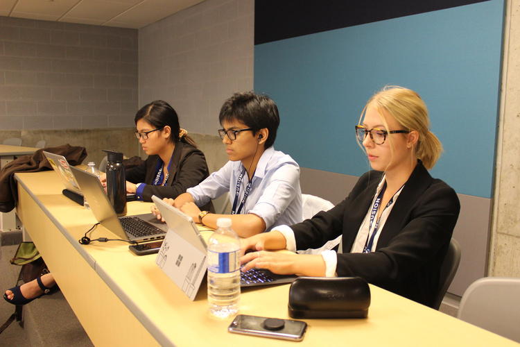 Fusion conference 2018 attendees preparing pitches