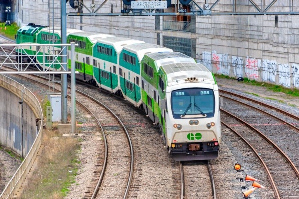 Go train at Union Station