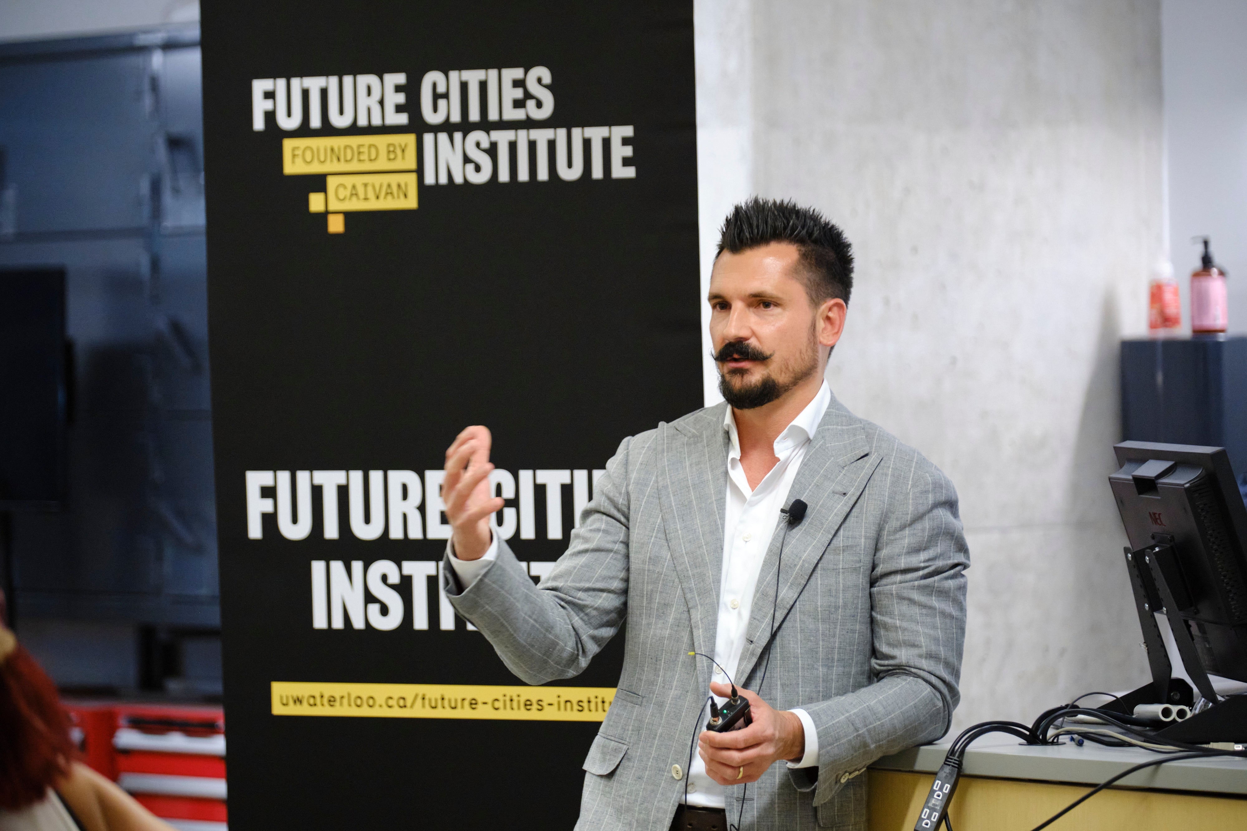 Future Cities Institute co-founder Frank Cairo speaking to students