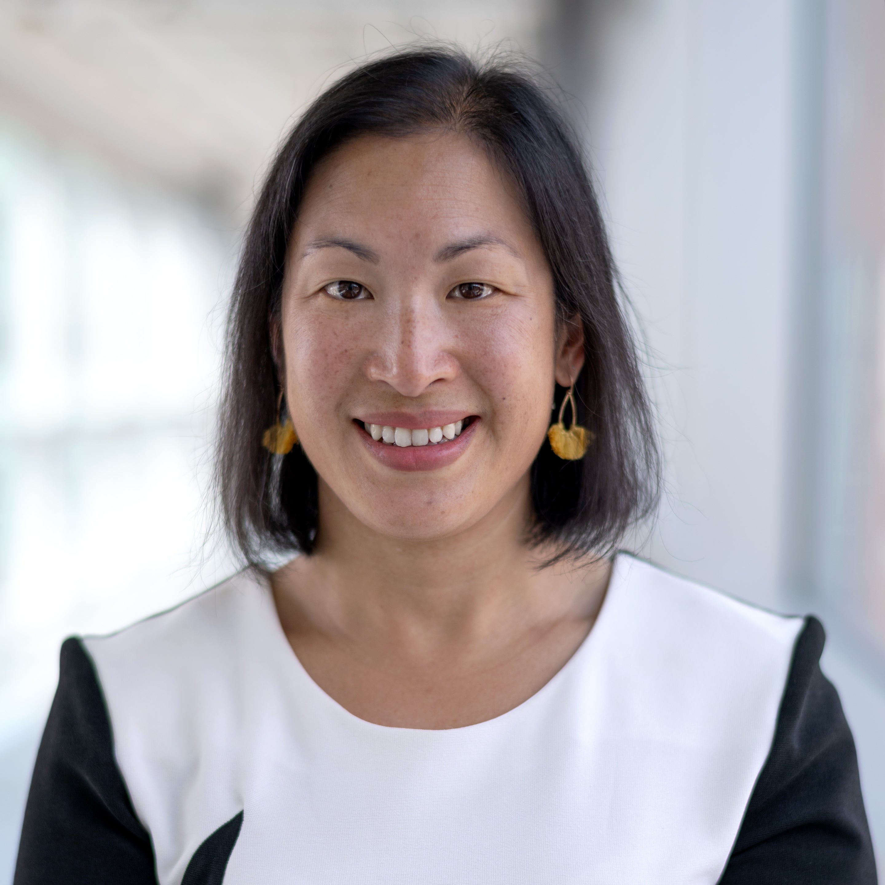 Stephanie Whitney headshot