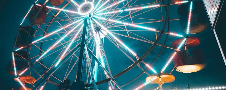 A lit up ferris wheel