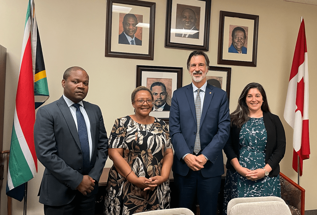 Consul-Political Phumudzo Ratshitanga, Consul-General Thandiwe Fadane, Associate Vice-President, International, Ian Rowlands and