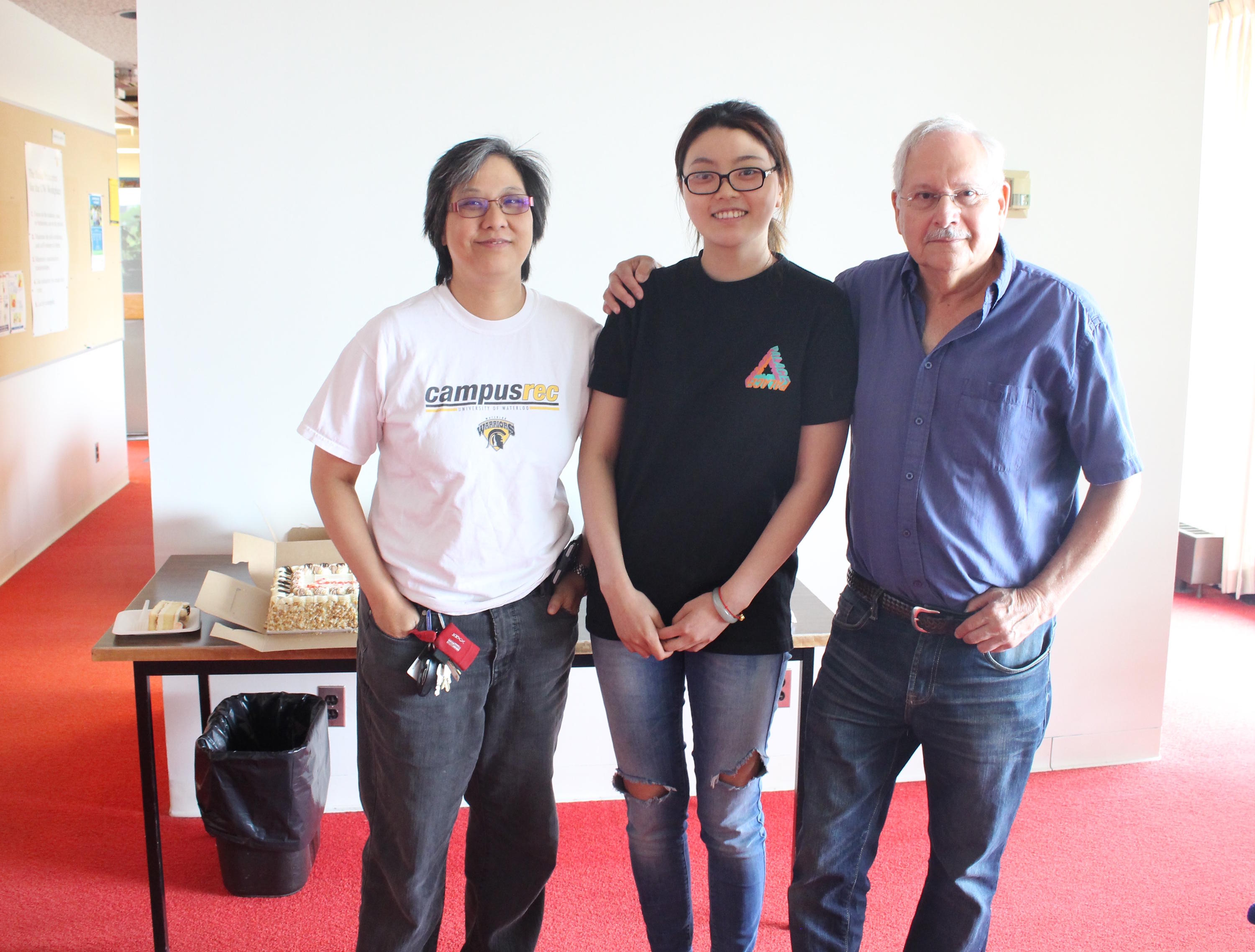 Jennifer Li (middle) her supervisors Dr. Vivian Choh (left) and Dr. Jake Sivak (Right)