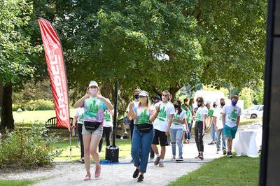 Students walk towards grebel during the 2020 O-Week