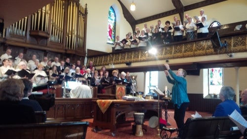 Lynn McRuer conducting