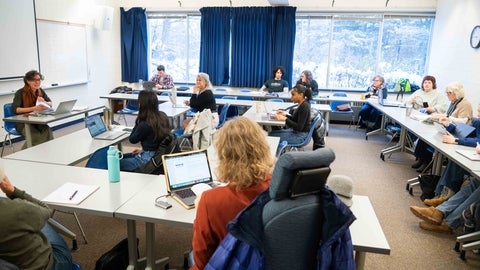 students in a spirituality and aging class