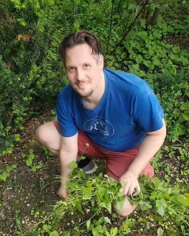 Peter Haresnape gardening
