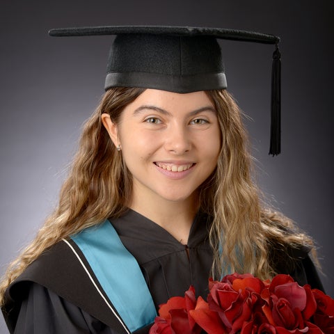 grad headshot of Jocelyn