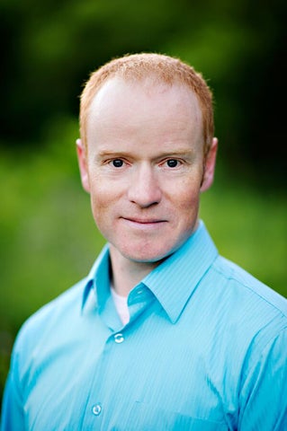 simon guthrie headshot