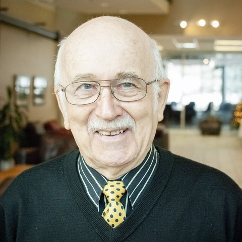 headshot of Steven Jones