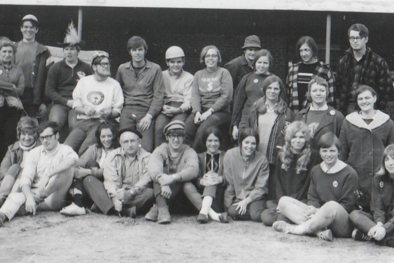 Group of students from 1969 on an MDS trip with Winfield Fretz in Mississippi