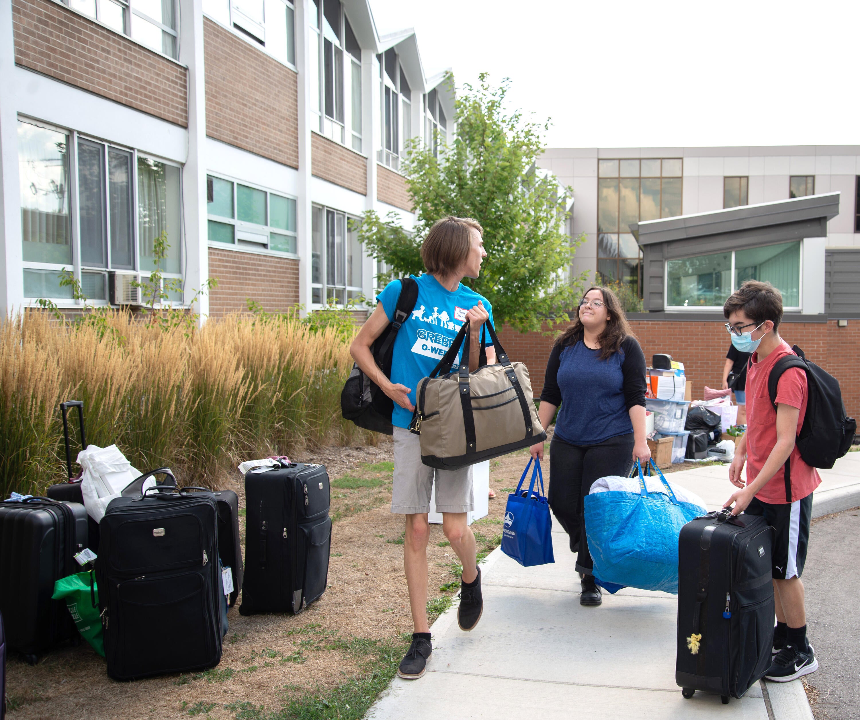 students moving into Grebel