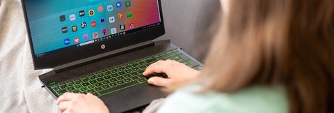 User compares dating apps on laptop screen using Safety Map.