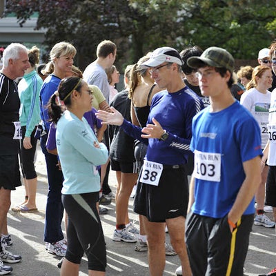 People talking before the race