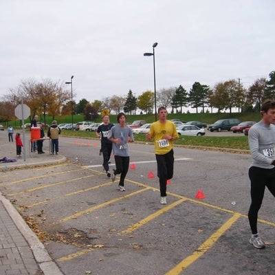 Runners stopping at water station