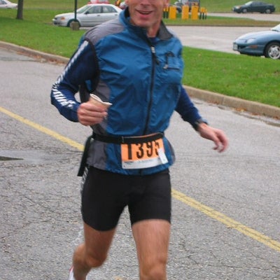 Runner number 1396 running