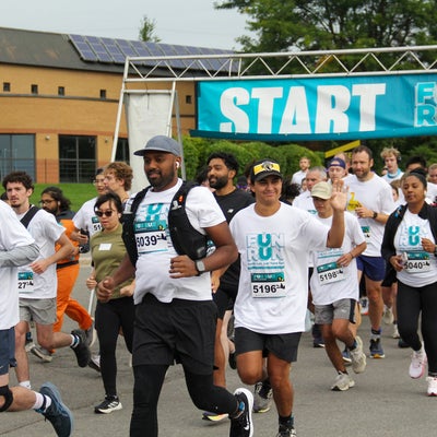 Starting line runners 