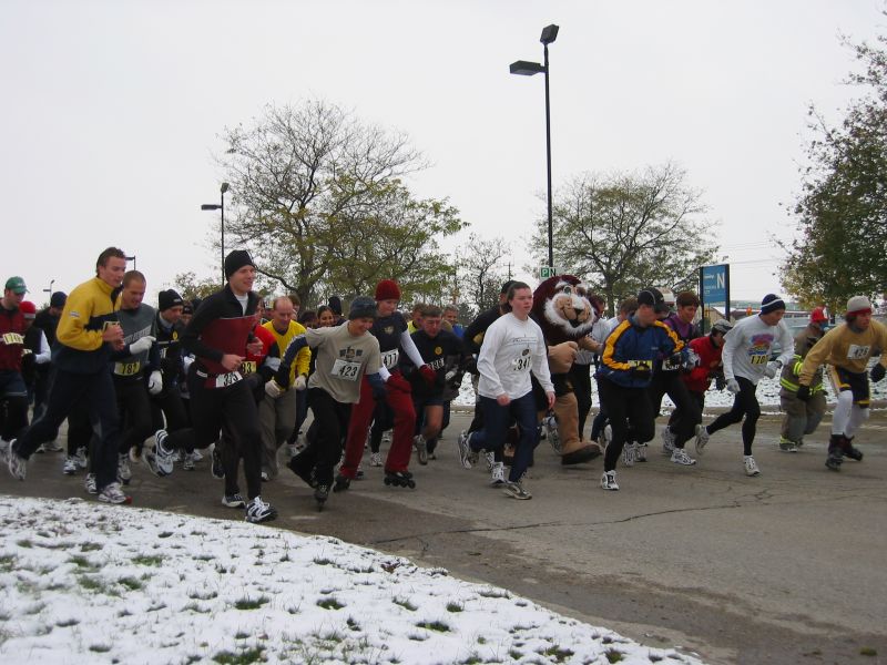 Race started and participants are beginning to run