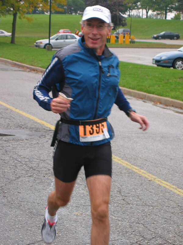 Runner number 1396 running