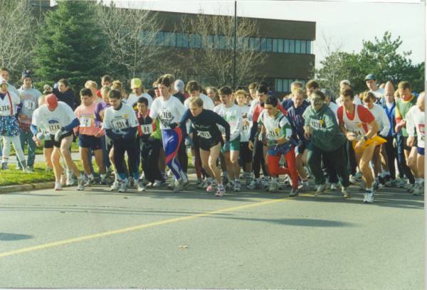 The race began and participants are beginning to run.