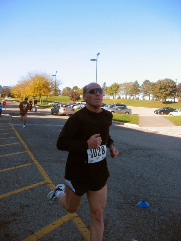 Runner number 1028 running