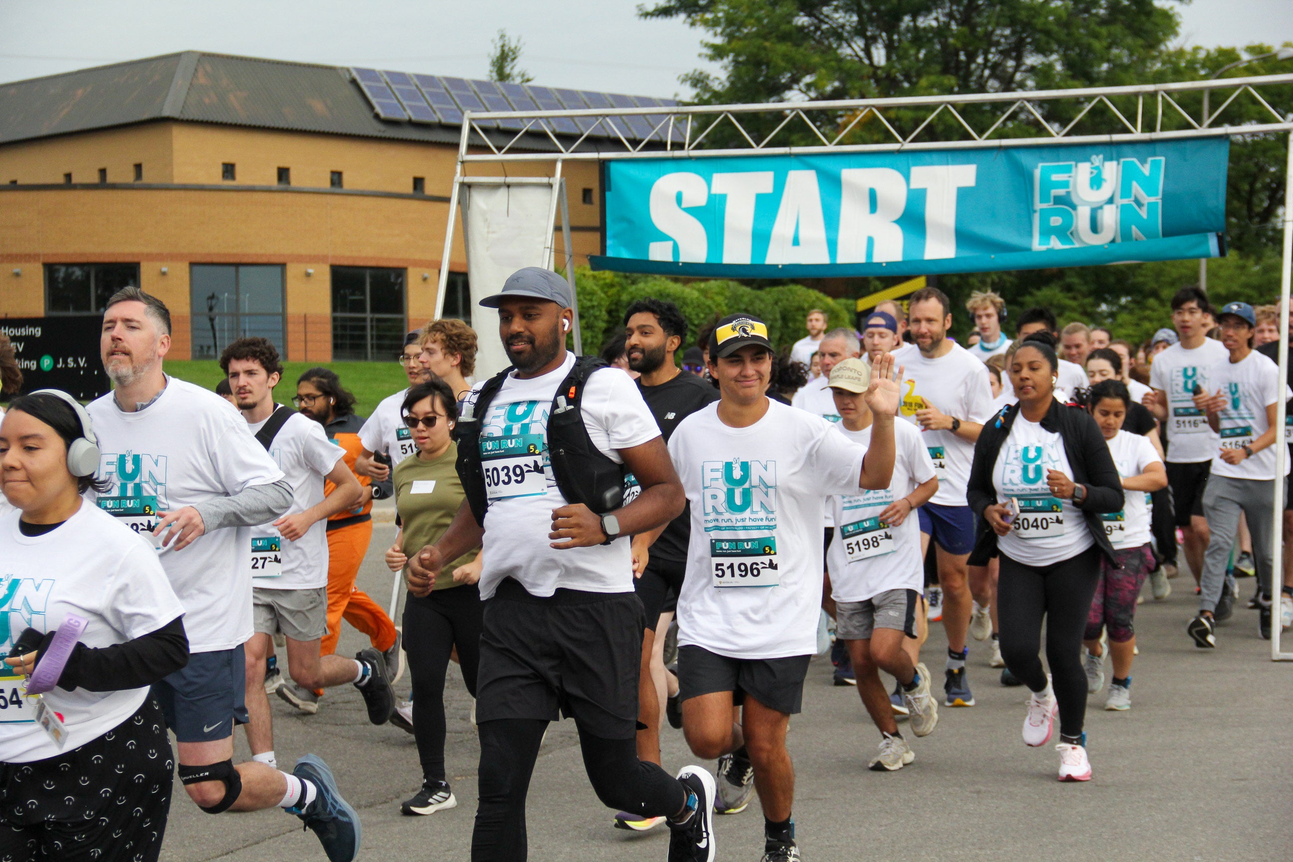 Starting line runners 