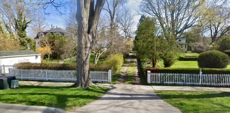three properties in niagara on the lake, barely visible from the laneway