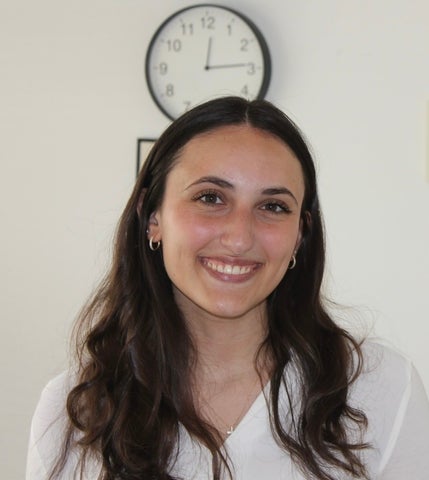 Headshot of laura seceleanu Faculty of Mathematics student