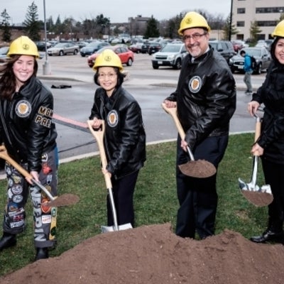 University of Waterloo Faculty of Engineering broke ground on Engineering 7, a facility that will feature a 3D printing lab and RoboHub, with Dean of Engineering, Pearl Sullivan, and president Feridun Hamdullahpur in attendance (November 12, 2015).