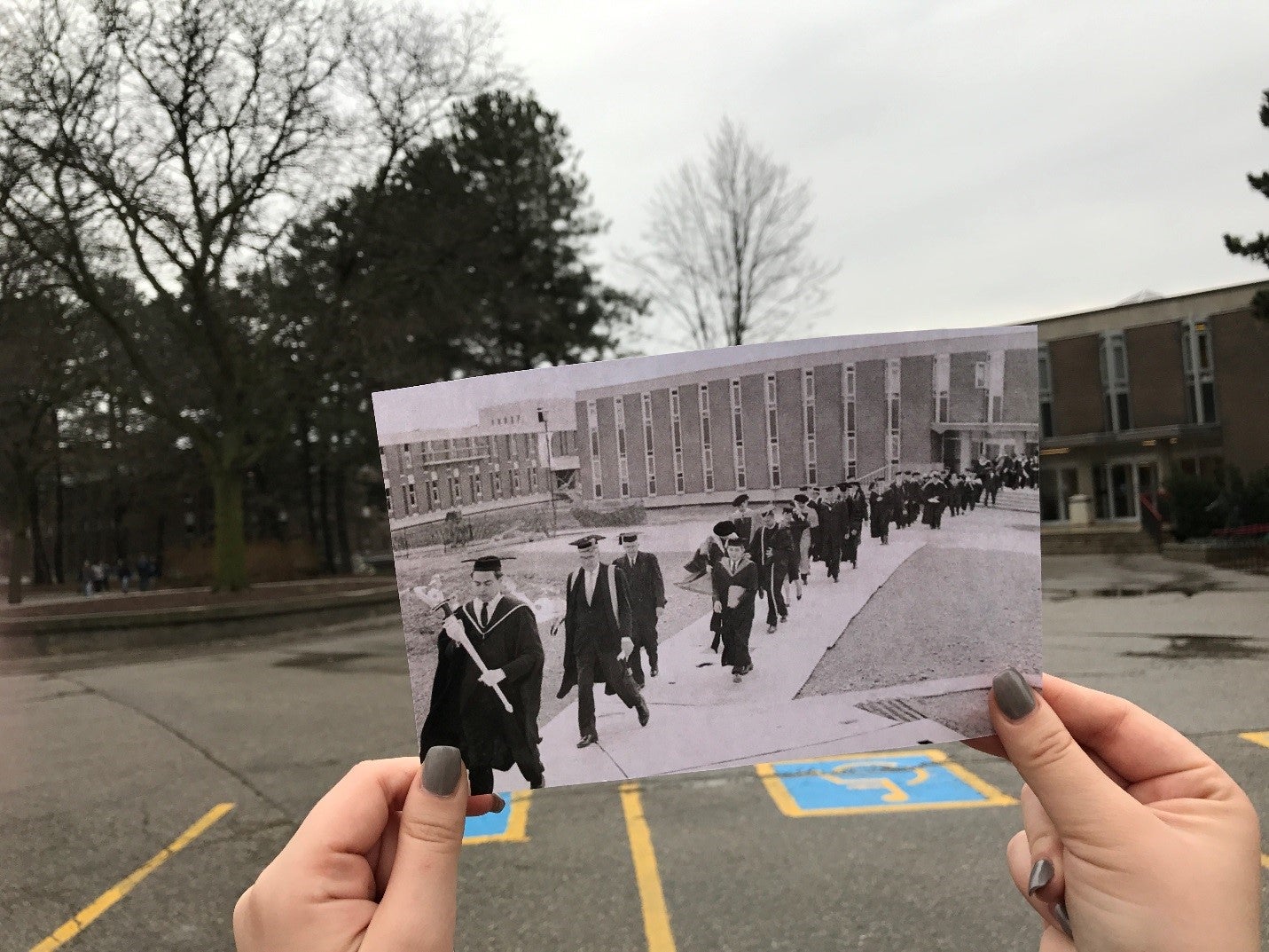 photo of graduating class in 1965 in front of Modern Language in 2017