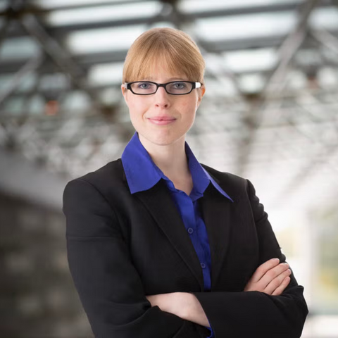 Christine Muschik headshot