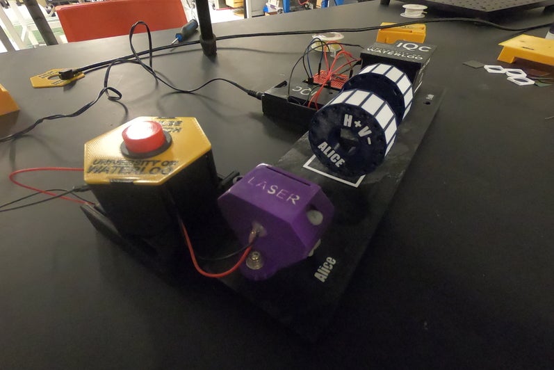 Quantum key distribution demo kit