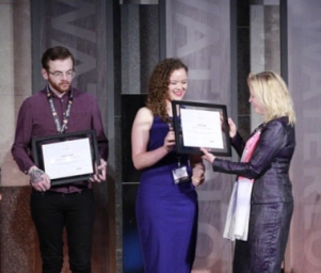 Madelaine Liddy accepts scholarship from the Dutch government