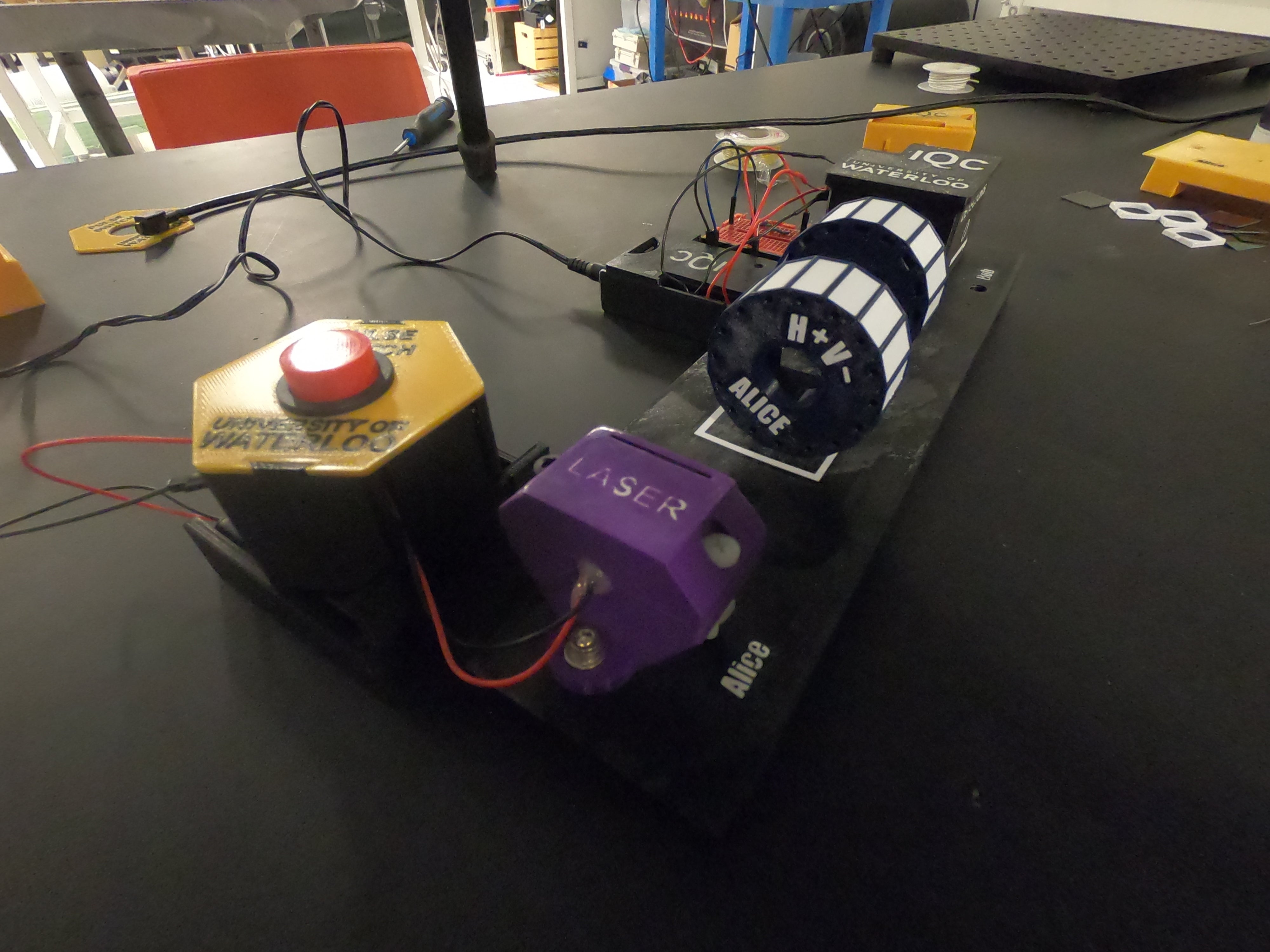 Quantum key distribution demo kit