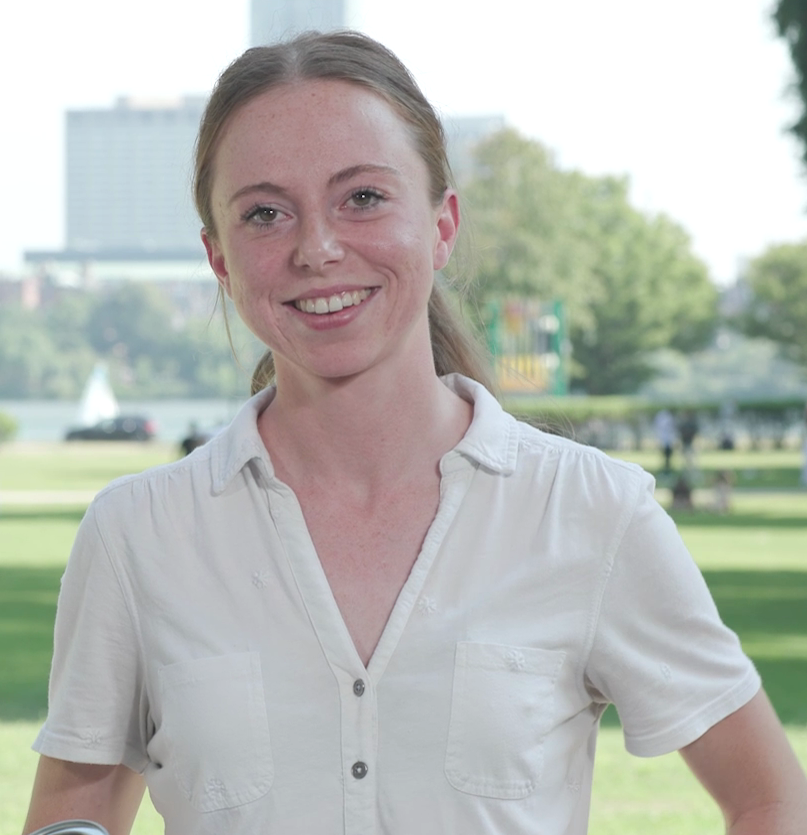 Holly Stemp Headshot